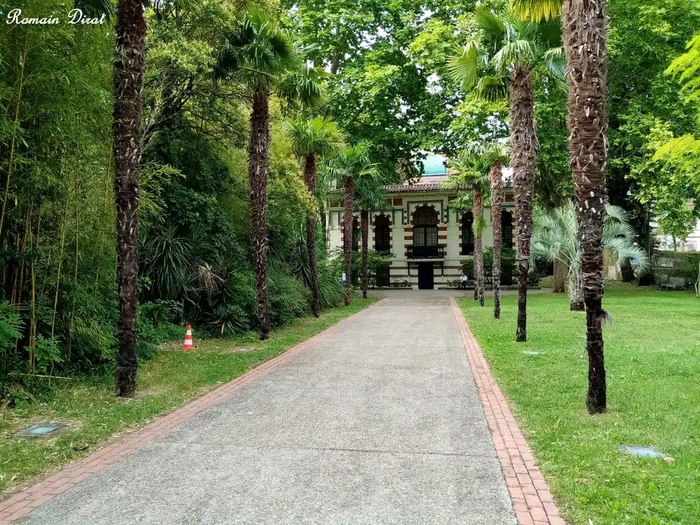 Entrée arborée du musée Georges-Labit à Toulouse